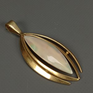 Dije con Nácar y Prendedor con Perla Sintética Dorados - imagen 7