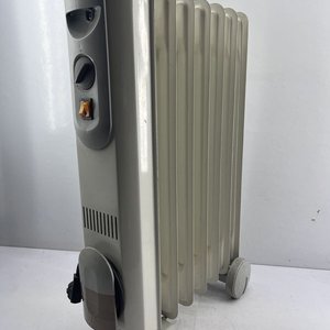 Estufa Eléctrica Ufesa Blanca con Ruedas - imagen 2