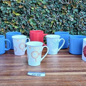 Lote siguiente: Lote de 10 Tazas de Cerámica con Diseños Variados