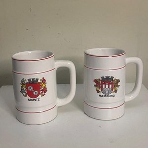 Lote anterior: Par de Jarras de Cerveza Vintage de Cerámica: Mainz y Hamburg