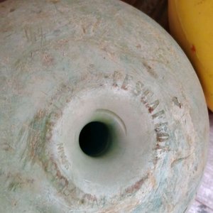 Lote de 5 Boyas de Pesca Usadas, Varios Colores y Formas - imagen 4