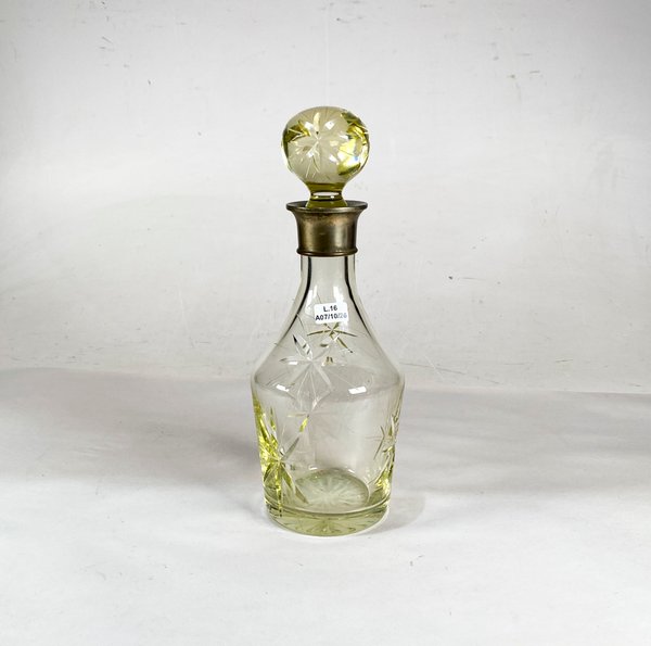 Botellón de Cristal Tallado con Tapón Averiado - imagen 1