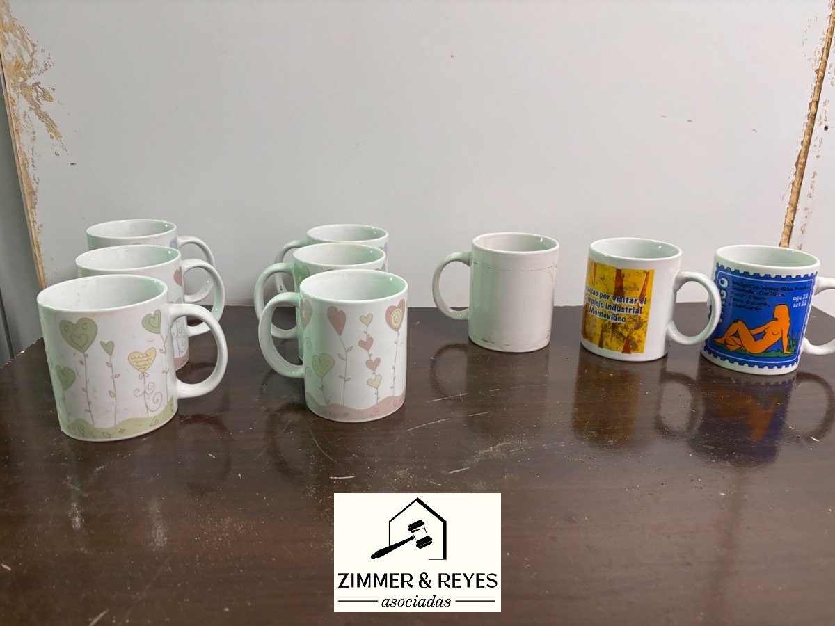 Lote de 10 Tazas de Cerámica con Diseños Variados