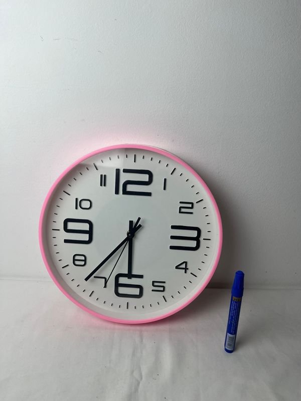 Reloj de pared con bolígrafo azul - imagen 4