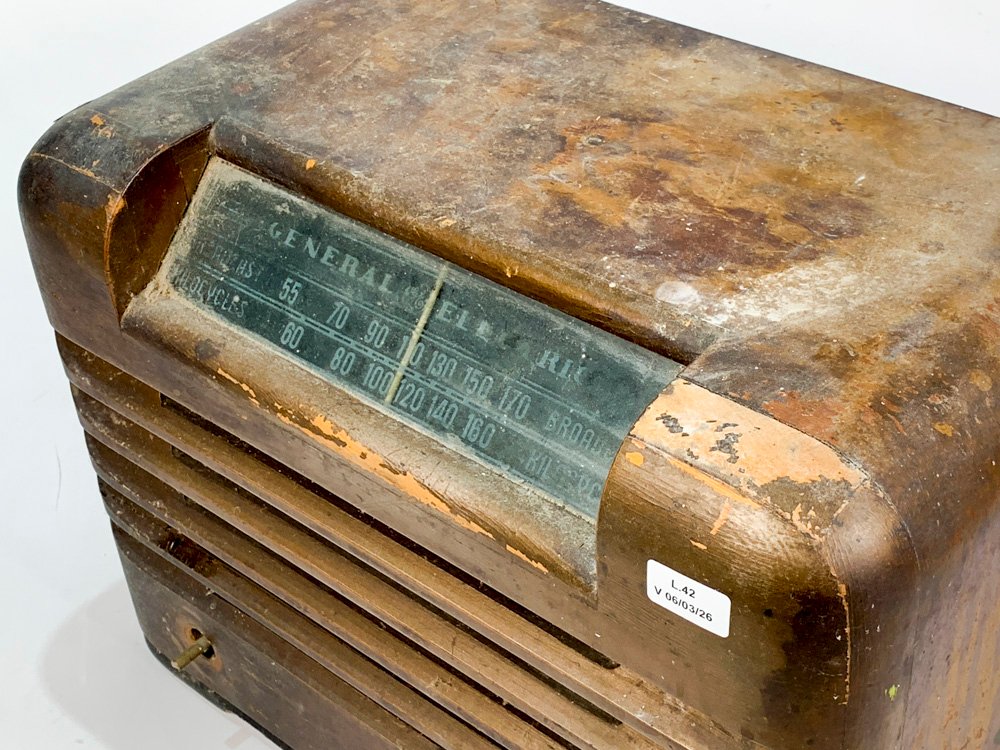 Radio General Electric en caja de madera antigua - imagen 2