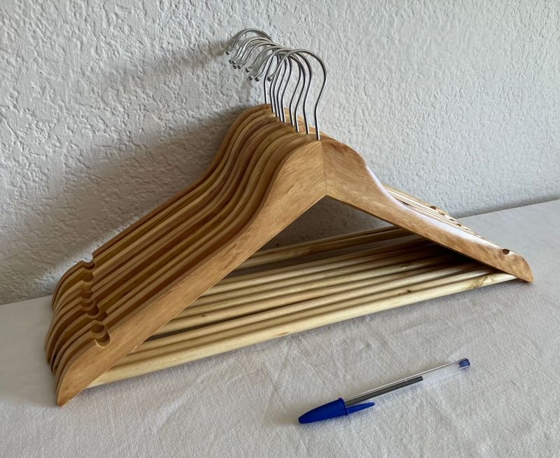 Perchas de madera nuevas y útiles - imagen 2