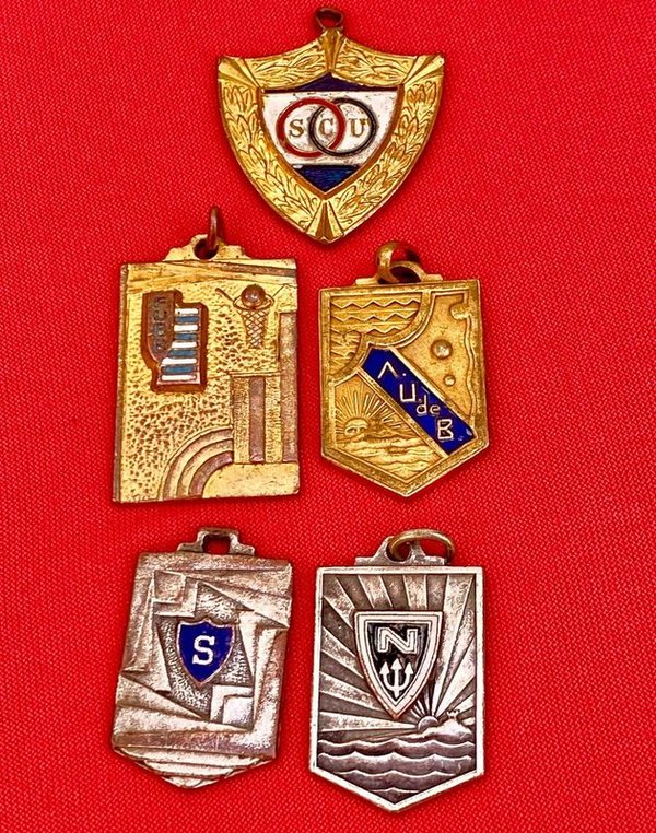 Medallas antiguas deportivas con detalles en esmalte - imagen 1