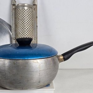 Lote de Cacerolas, Ollas y Utensilios de Cocina de Aluminio - imagen 7
