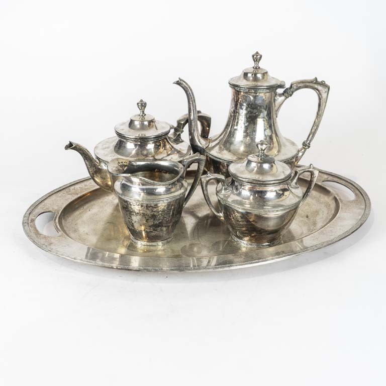 Lote anterior: Bandeja con 4 piezas de servir de platina (baño gastado) - Medidas: 53 y 11cm 