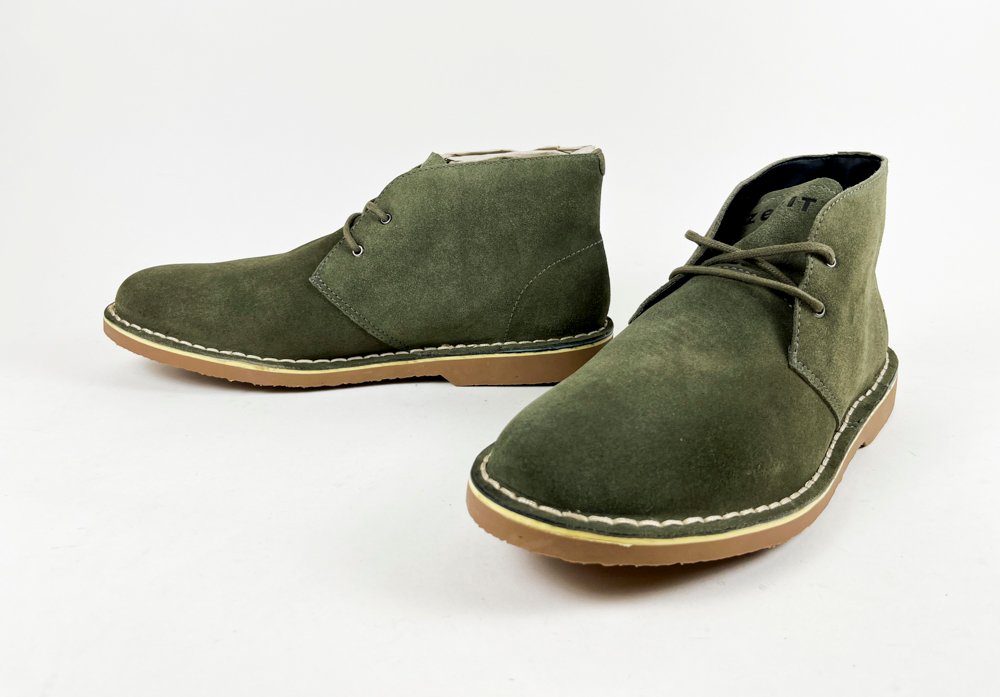 Lote anterior: Botas de gamuza Zenit, color oliva, talle 43