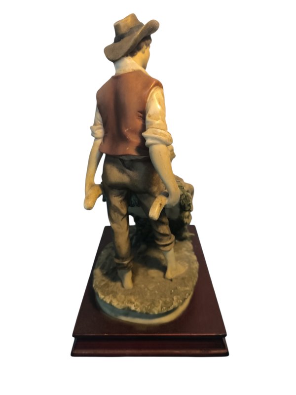 Figurina de pareja campesina en estilo artístico - imagen 2