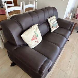 Lote siguiente: Sillón de 3 Cuerpos de Cuerina Marrón Oscuro