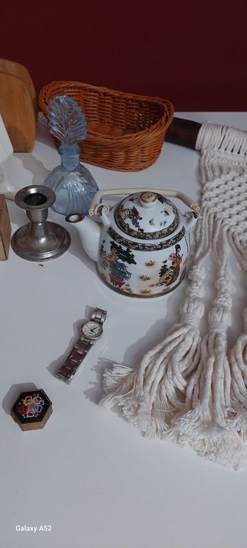 Adornos variados de plata, oro y joyas - imagen 6