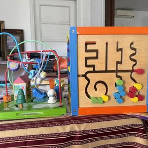 Cubo Didáctico de Madera con Ábaco, Laberinto y Pizarra - imagen 11