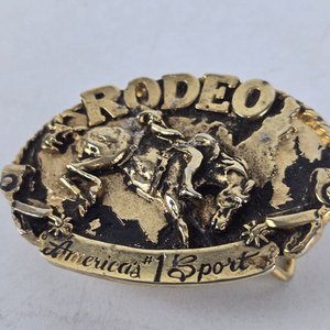 Hebilla de Bronce Estilo Rodeo "America's #1 Sport" - imagen 3