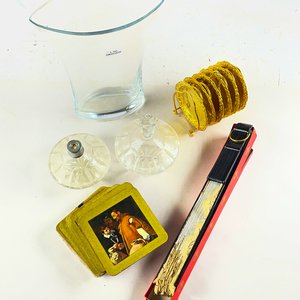 Lote de Perfumero, Abanico, Posavasos y Jarra de Vidrio - imagen 2