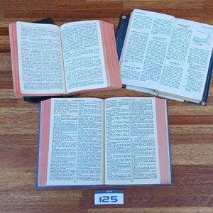 Lote de Tres Biblias Religiosas - imagen 2
