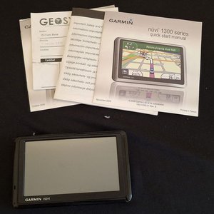 Navegador GPS Garmin nüvi 1390T para Automóvil con Accesorios y Caja - imagen 4