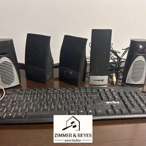 Lote anterior: Parlantes y Teclado de Computadora