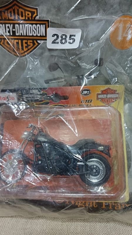 Miniatura de Motocicleta Harley-Davidson Maisto en Envase
