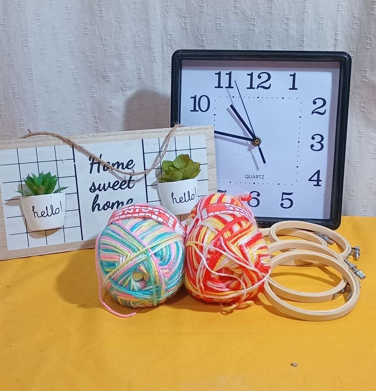 Lote anterior: Reloj de pared y accesorios en madera