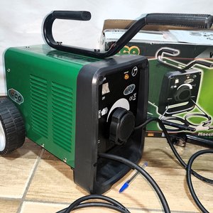 Soldadora Eléctrica ECO W160A de Carro con Accesorios, Nueva en Caja - imagen 4