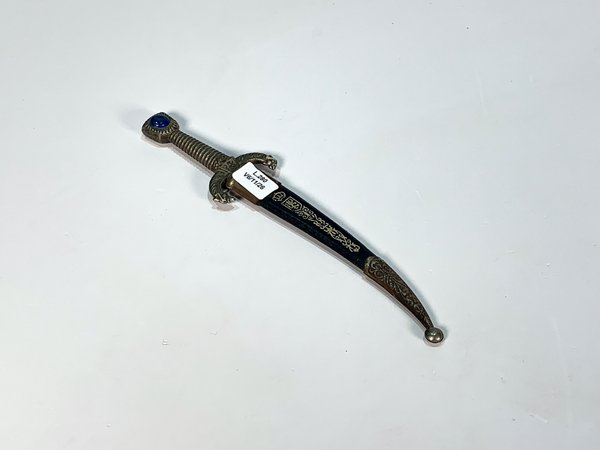 Abrecartas Daga Árabe con Piedra Azul y Vaina Negra