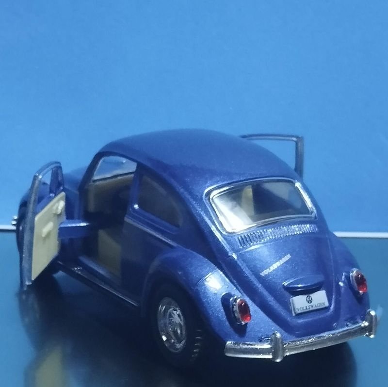 Colección de Auto Vintage en Color Azul - imagen 4