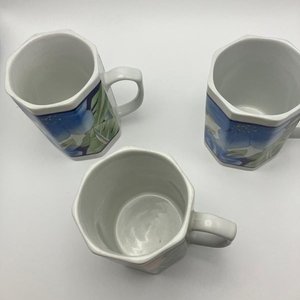Juego de 3 Tazas de Porcelana Octogonales con Flores - imagen 2