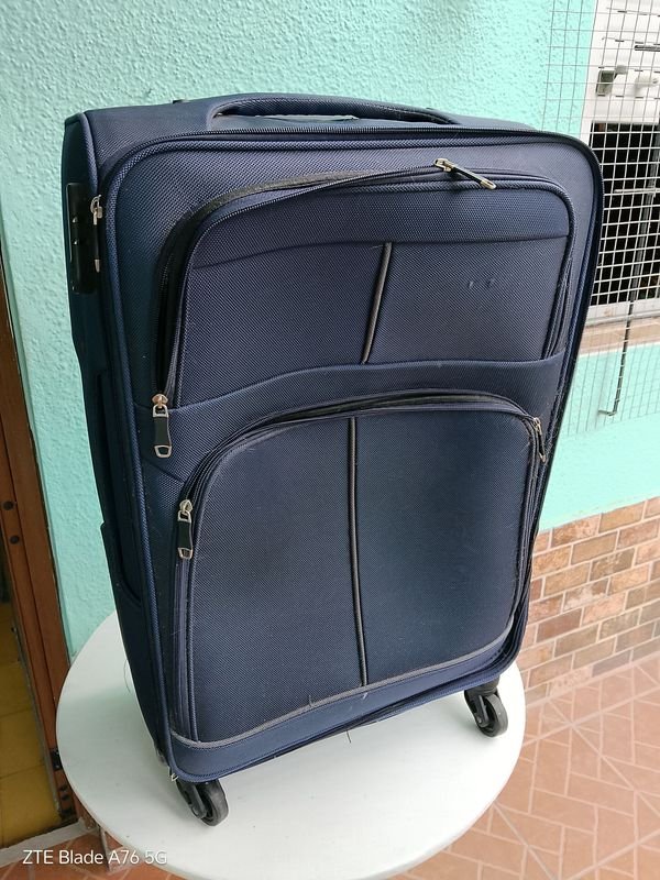 Maleta de Viaje Azul con Manija Negra - imagen 2