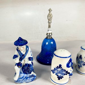 Llamador Azul, Salpimenteros Cerámicos Orientales y Figura "Anciano" Oriental - imagen 4