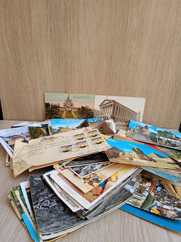 Lote siguiente: Colección de postales antiguas y modernas