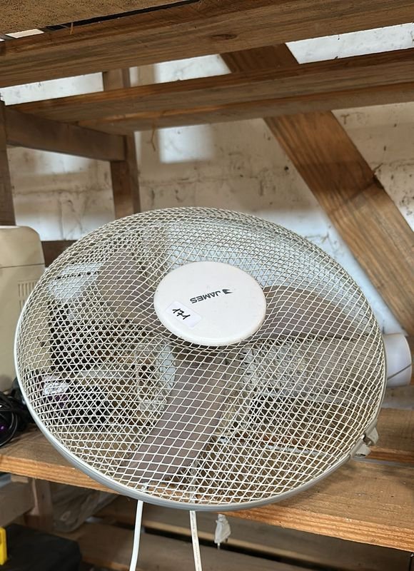 Lote siguiente: Ventilador de pared James, diseño moderno y rotor metálico