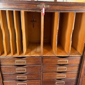 Gran Fichero Organizador Antiguo de Roble con Cortina y Cajones - imagen 10