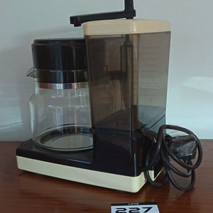 Cafetera Philips Clásica Beige y Negra - imagen 4