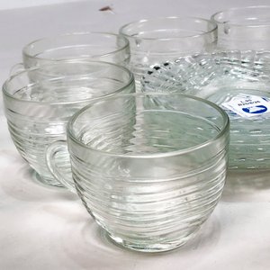 Juego de 6 Tazas y 6 Platitos de Vidrio Estriado - imagen 3