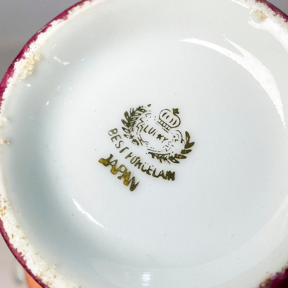 Doce piezas de loza compuesto por platos, tazas y piezas de servir - imagen 6