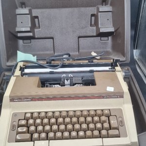Máquina de Escribir Eléctrica Smith Corona Enterprise II con Estuche - imagen 2
