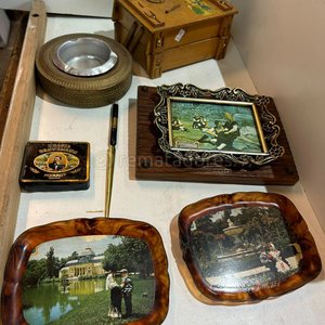 Lote siguiente: Lote Variado: Bandejas Decorativas, Portarretratos y Accesorios