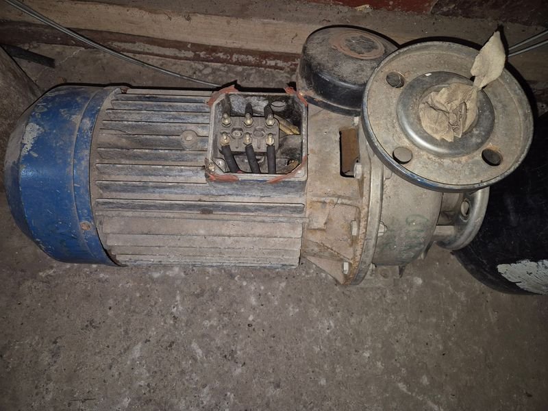 Bombas eléctricas usadas de 25x25 - imagen 5