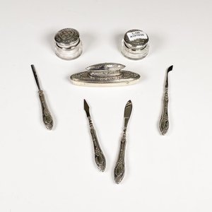 Lote anterior: Juego de Manicura Francés en Plata con Siete Piezas