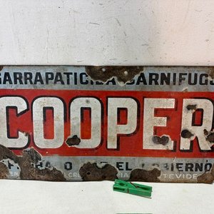 Lote siguiente: Cartel Antiguo Esmaltado Cooper "Garrápatica Barnifugs"