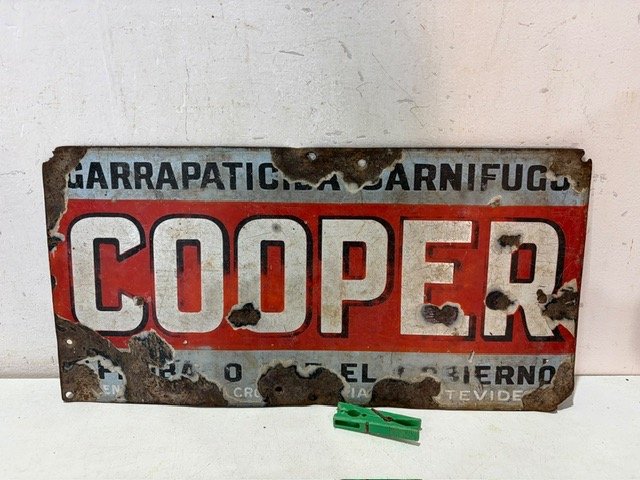 Cartel Antiguo Esmaltado Cooper "Garrápatica Barnifugs"