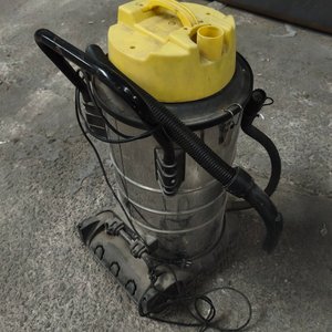 Aspiradora Industrial con Depósito Metálico y Cabezal Amarillo - imagen 3