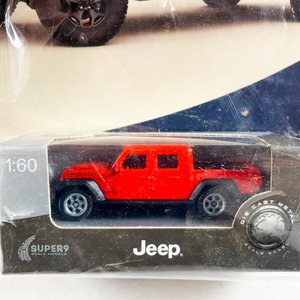 Dos Autos a Escala 1/60: Jeep Gladiator Rubicon y Porsche 911 Carrera - imagen 3
