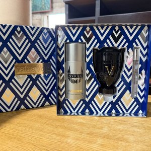 Set de Perfumería "Cool Girl" y "Invictus" de Rabanne - imagen 2