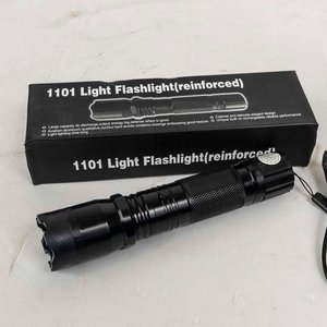 Linterna Táctica Reforzada con Picana Eléctrica - imagen 1