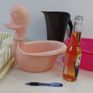 Lote de 4 Piezas de Bazar: Escurreplatos, Pato de Baño, Jarra y Bowl - imagen 3