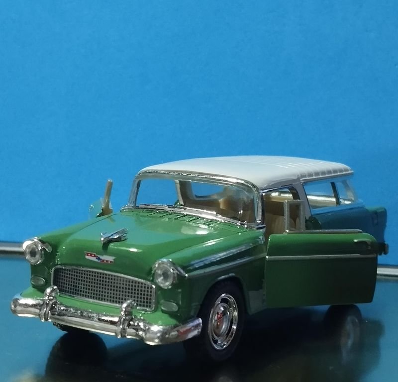 Lote anterior: Auto Coleccionable Chevy 1955 escala 1/40