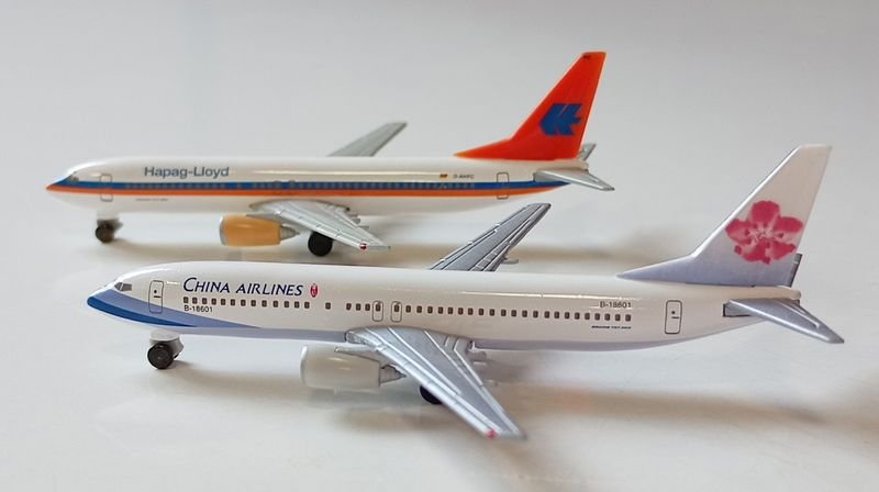 Lote de 2 Aviones a Escala Herpa B737-800 Hapag-Lloyd y China Airlines
